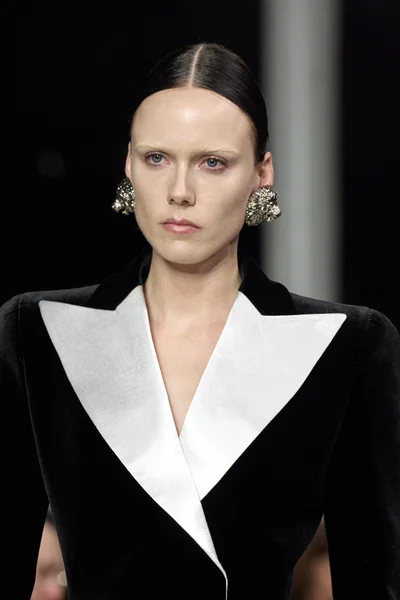 Look 1